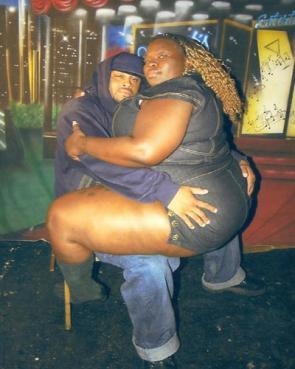 hot-ghetto-mess-big-lapdance.jpg